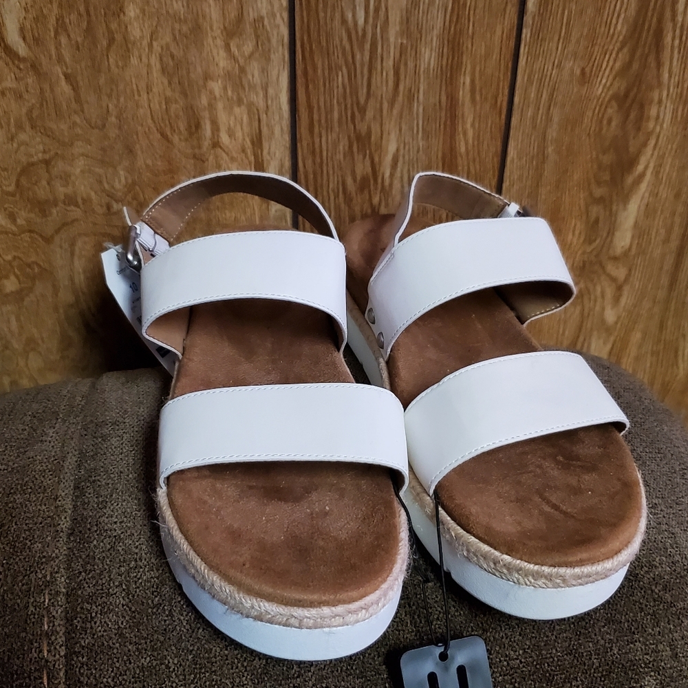 Time and Tru White and Brown Sandals